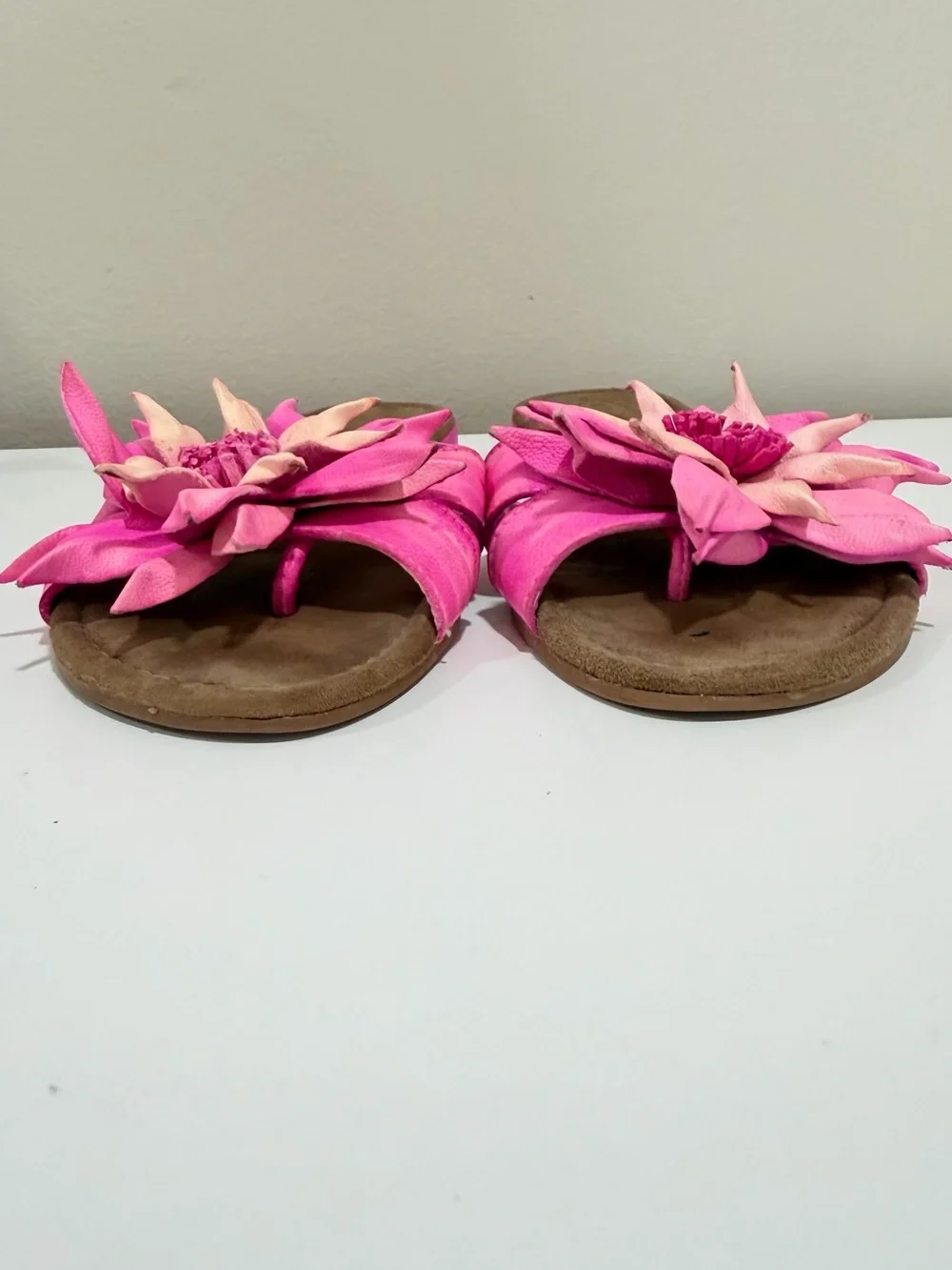 Anthropologie SHERIDAN MIA Pink Flower Suede Thongs Sandal Women Size 38
